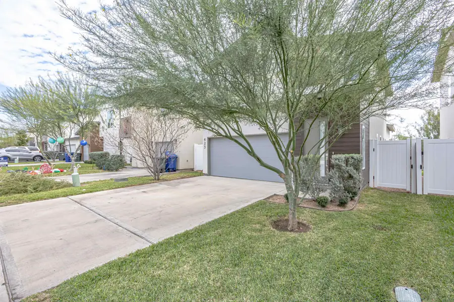 423 Deer Path Loop, Laredo, TX 78045 - Image #2