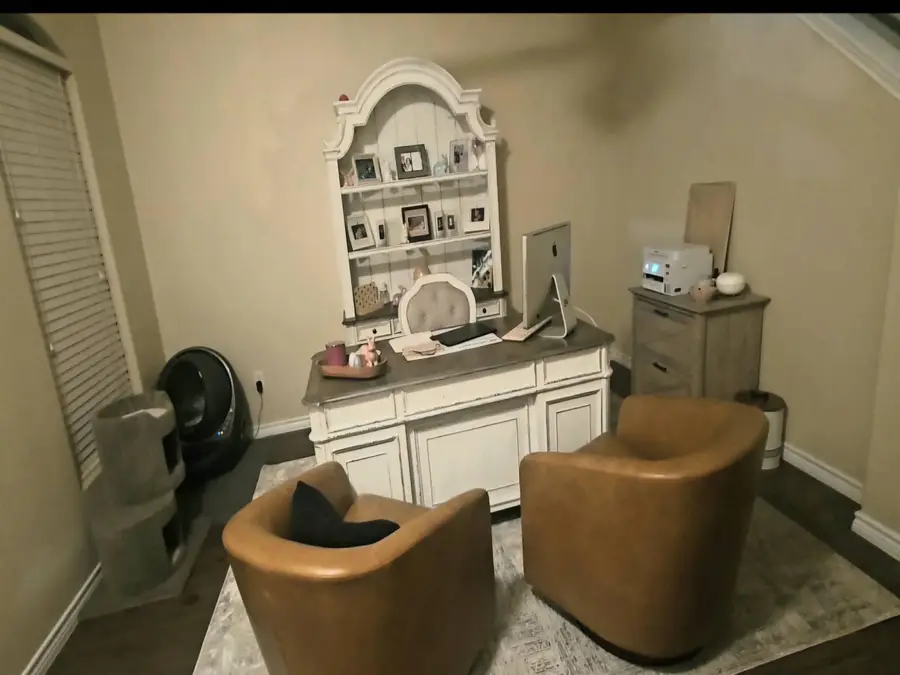 11317 Kirby Dr, Laredo, TX 78045-5003 - Image #2