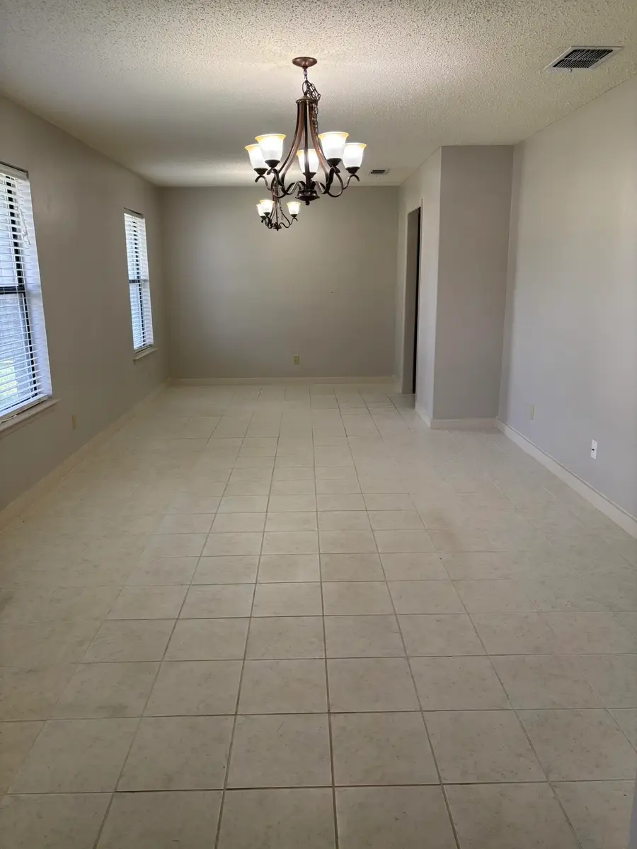 213 S Dakota St S, Laredo, TX 78041 - Image #3