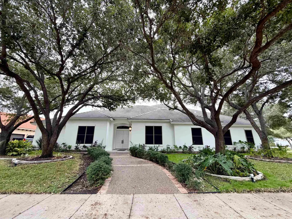 115 Crenshaw Dr, Laredo, TX 78045 - Image #1