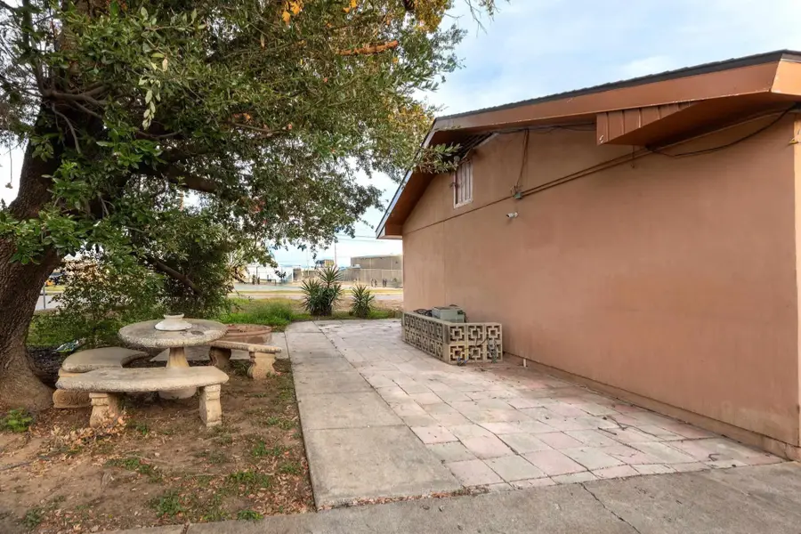 619 Lindenwood Dr, Laredo, TX 78045 - Image #3