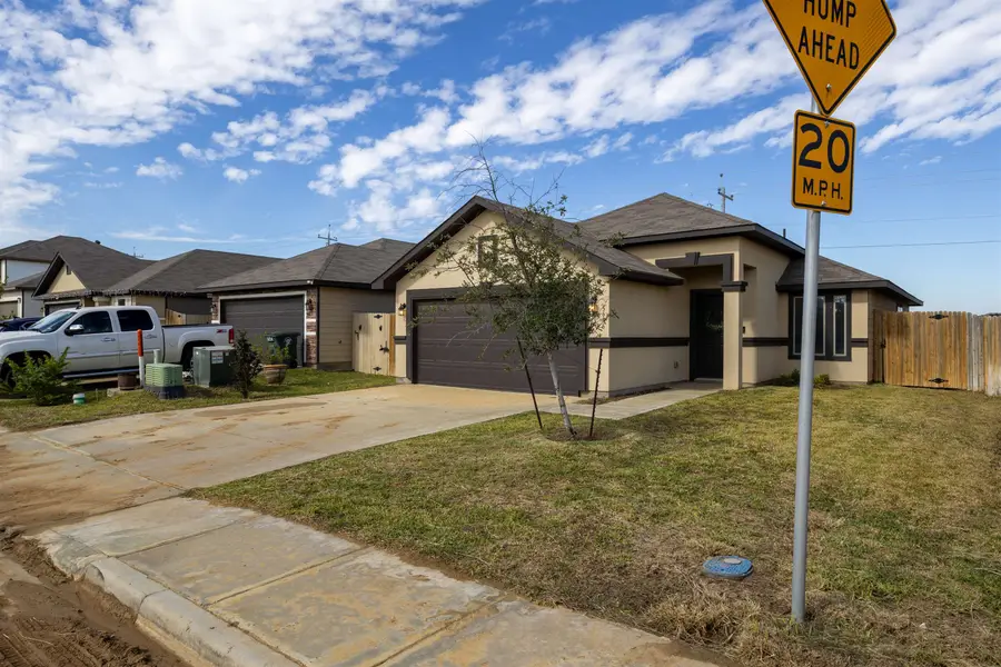 5616 Lone Star Loop, Laredo, TX 78046 - Image #2