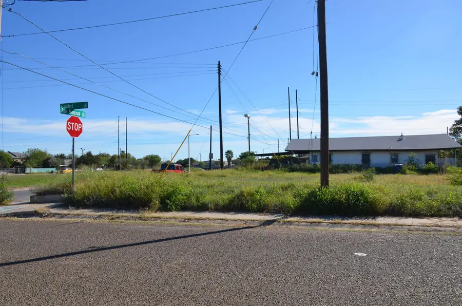 2820 San Francisco Ave, Laredo, TX 78046 - Image #2