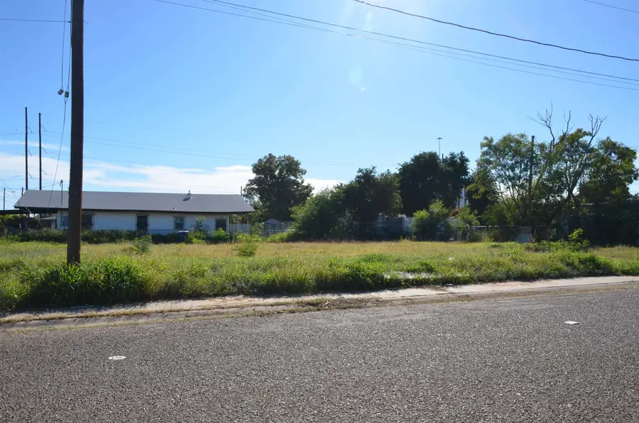 2820 San Francisco Ave, Laredo, TX 78046 - Image #3