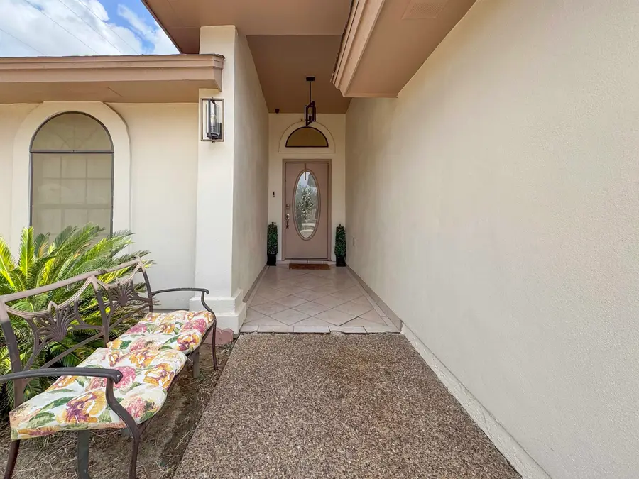 1811 Avenida Los Presidentes, Laredo, TX 78046 - Image #3