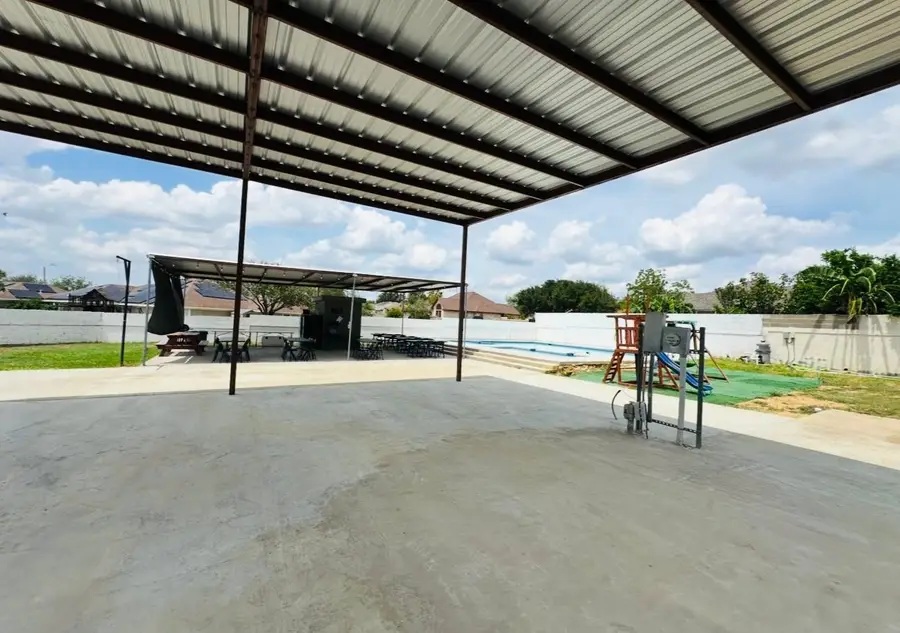 2001 Poza Rica Dr, Laredo, TX 78046 - Image #2