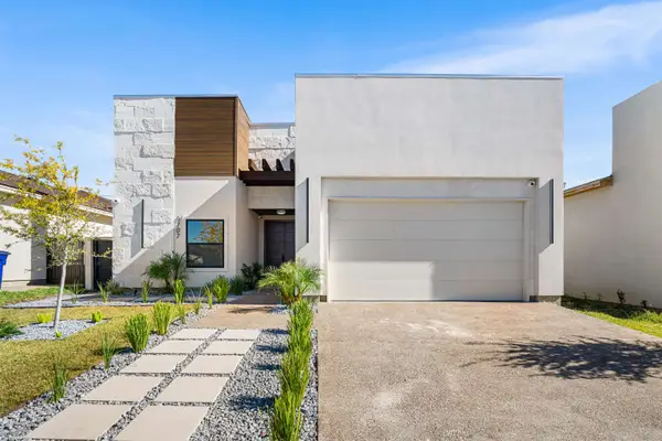 8707 Plantation East Dr, Laredo, TX 78045