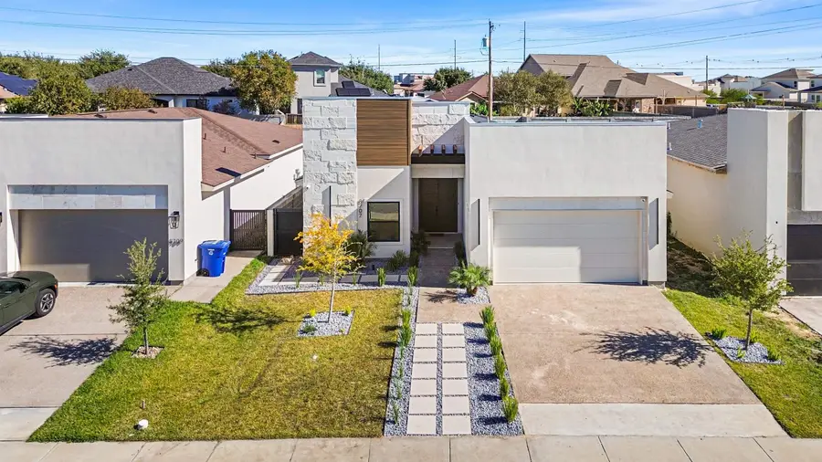 8707 Plantation East Dr, Laredo, TX 78045 - Image #3