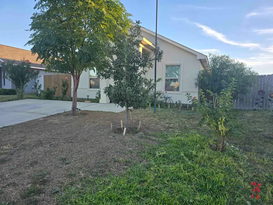 1507 Tesis Dr., Laredo, TX 78046-5794 - Image #2