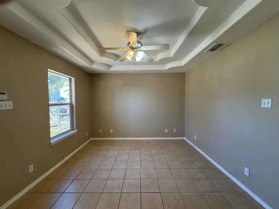 4737 S S Lucy Ave, Laredo, TX 78046 - Image #2