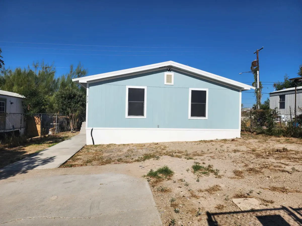 712 Independence Dr, Laredo, TX 78043 - Image #1