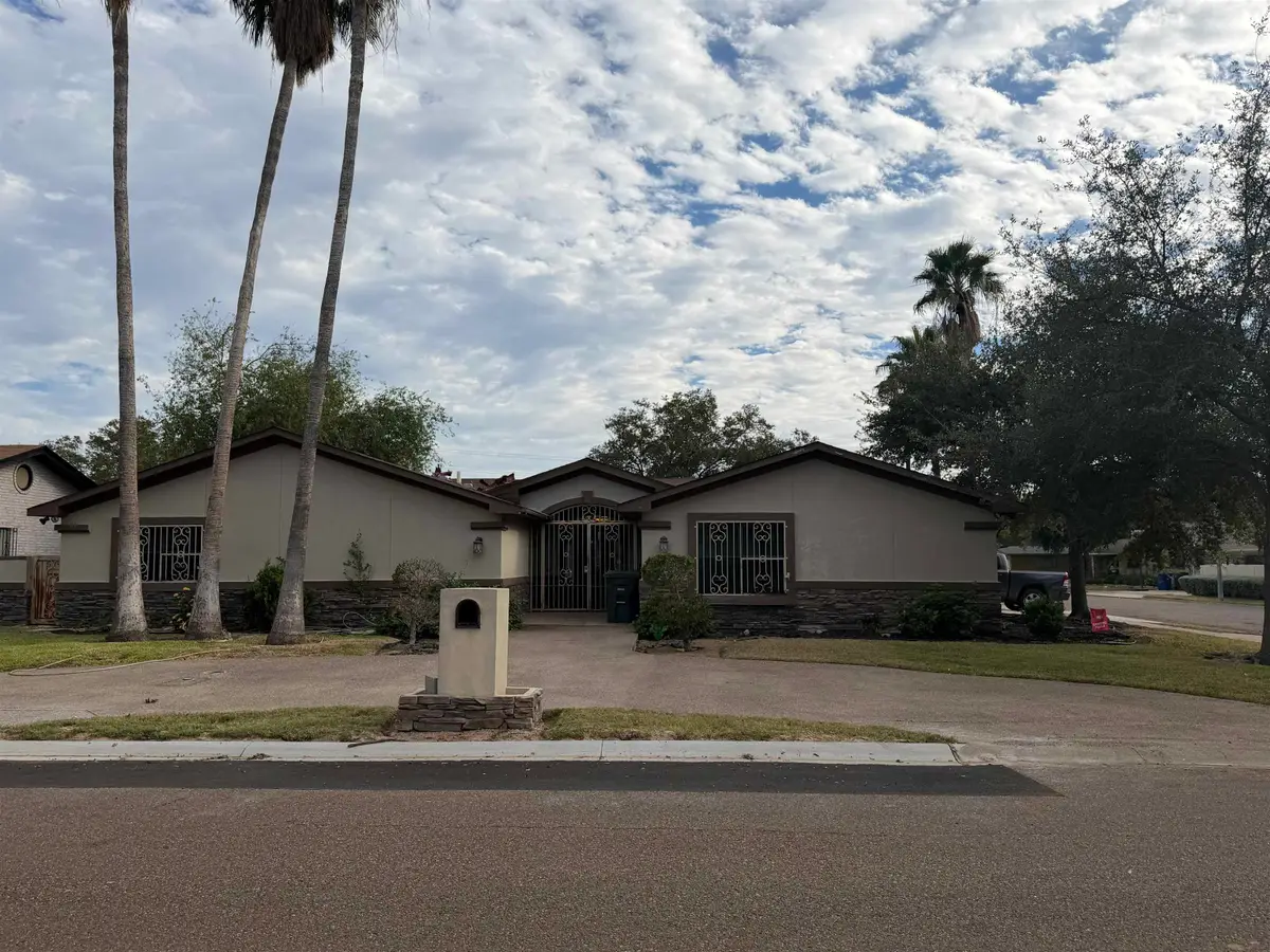 301 Esperanza Dr, Laredo, TX 78041 - Image #1