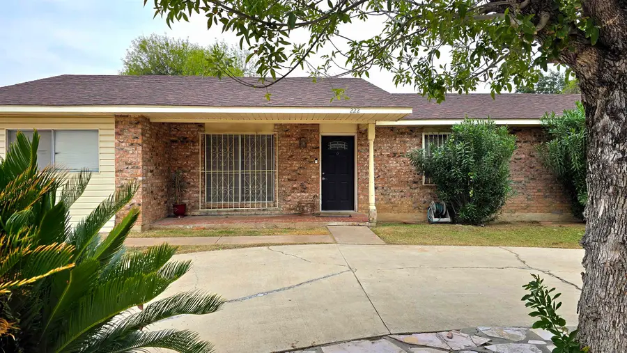 222 Esperanza Dr, Laredo, TX 78041 - Image #2