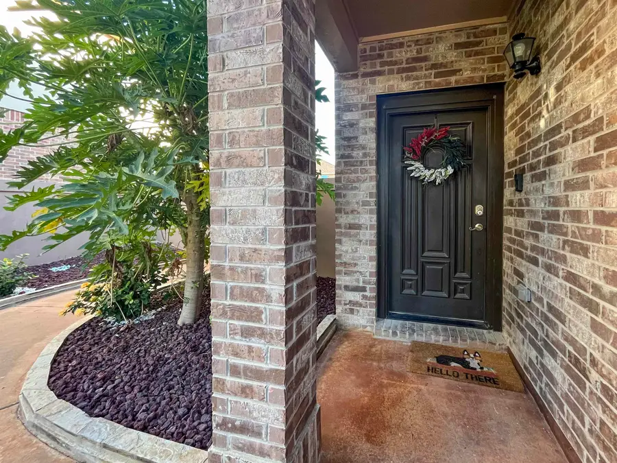 327 Kahlo Lp, Laredo, TX 78045 - Image #2