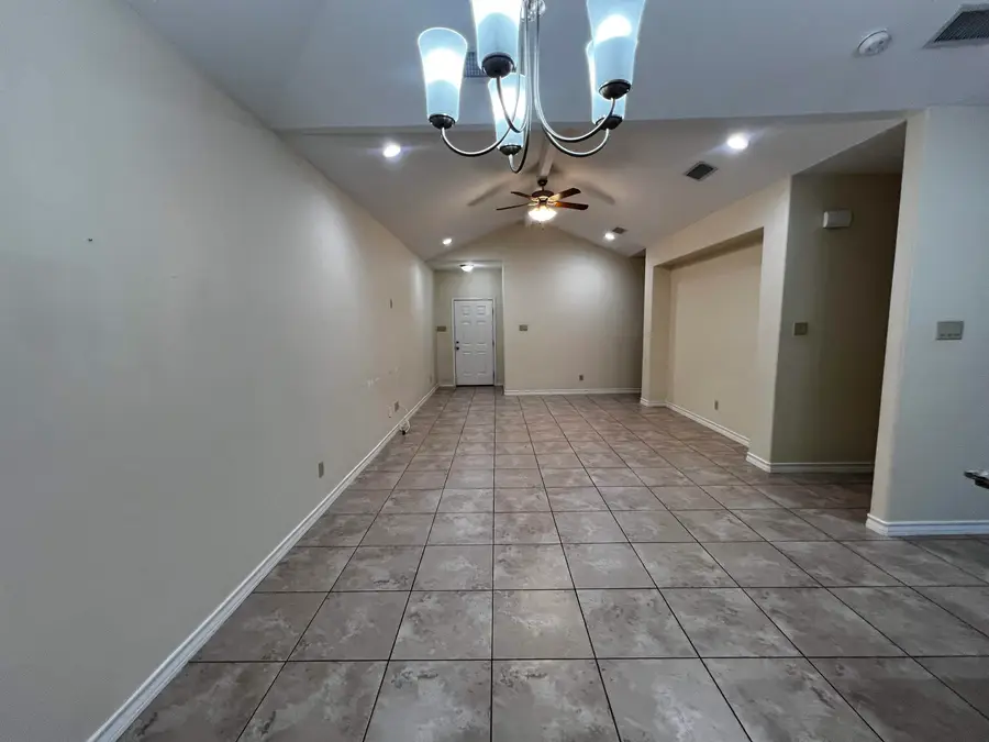 5703 Moses Lp., Laredo, TX 78046 - Image #3