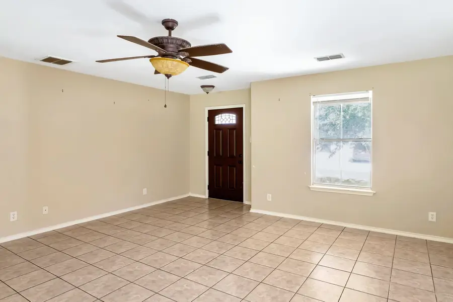 17402 College Port Dr, Laredo, TX 78045 - Image #2