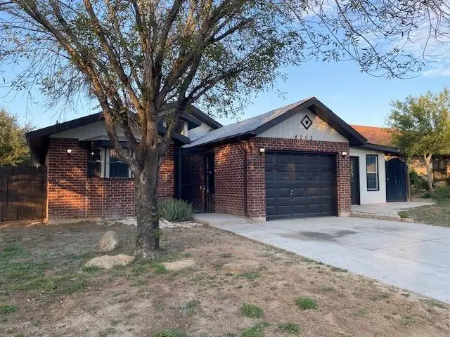 4202 Merida Dr, Laredo, TX 78046 - Image #2