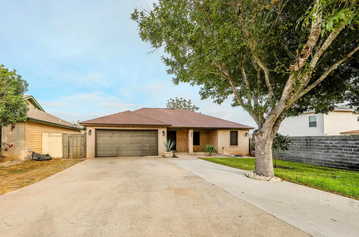 9001 Taiga Ct, Laredo, TX 78045 - Image #1