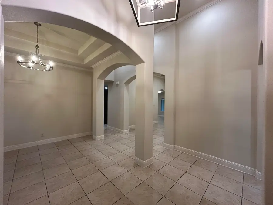 3335 Hagen Lp, Laredo, TX 78045 - Image #2