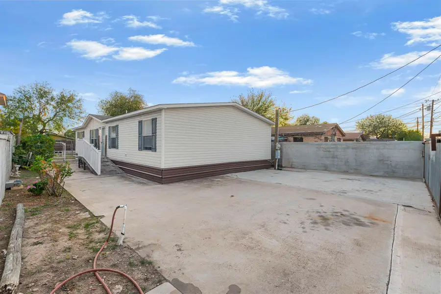 107 E San Carlos St, Laredo, TX 78041 - Image #2