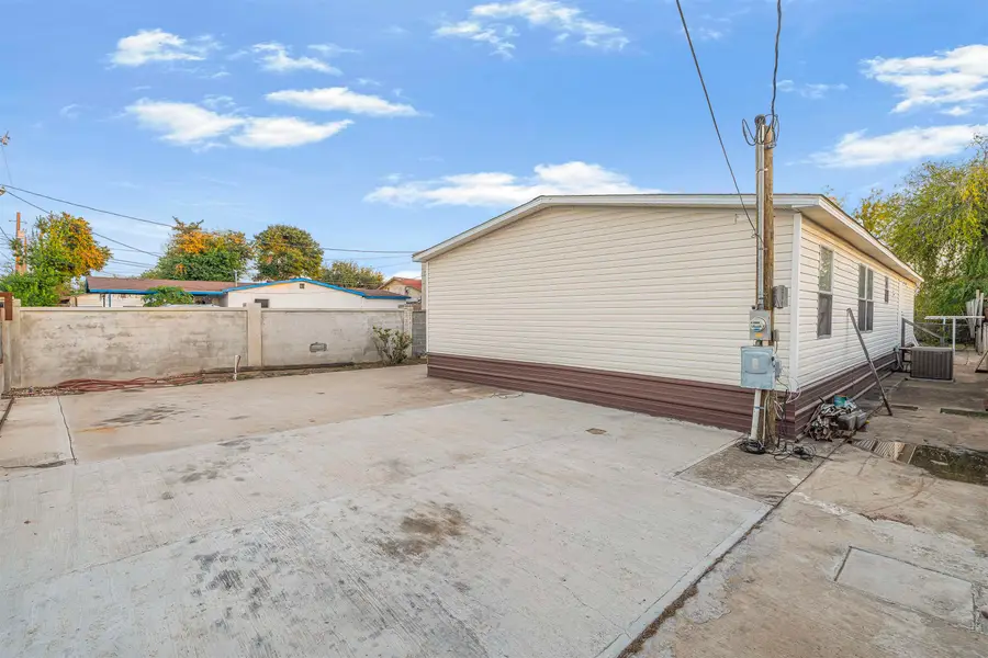 107 E San Carlos St, Laredo, TX 78041 - Image #3