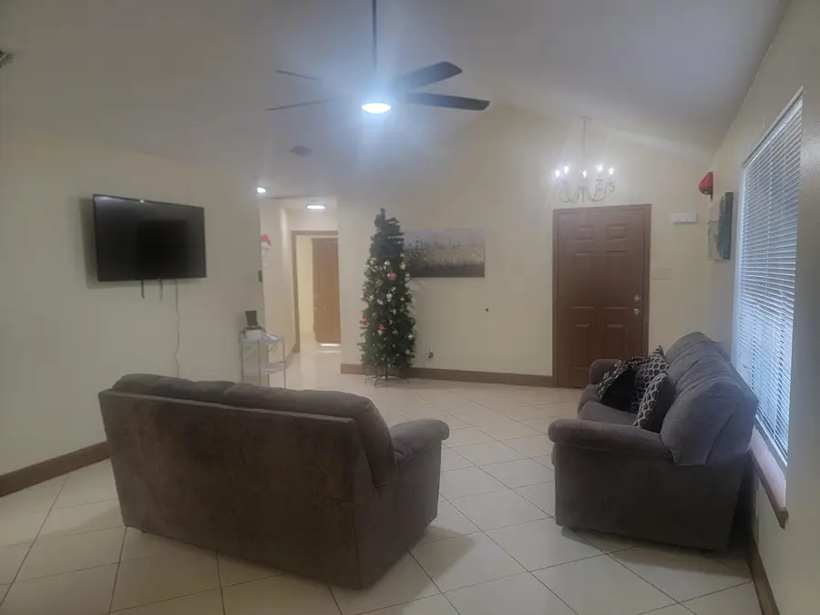 8704 Puerto Alegre, Laredo, TX 78045 - Image #3