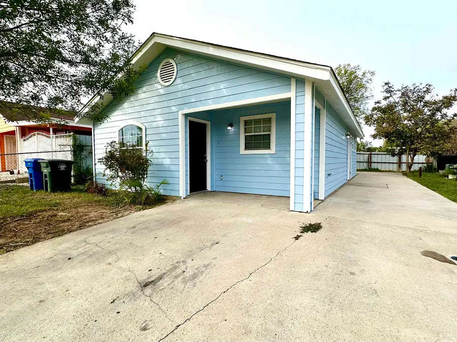 2908 Green St, Laredo, TX 78043 - Image #2