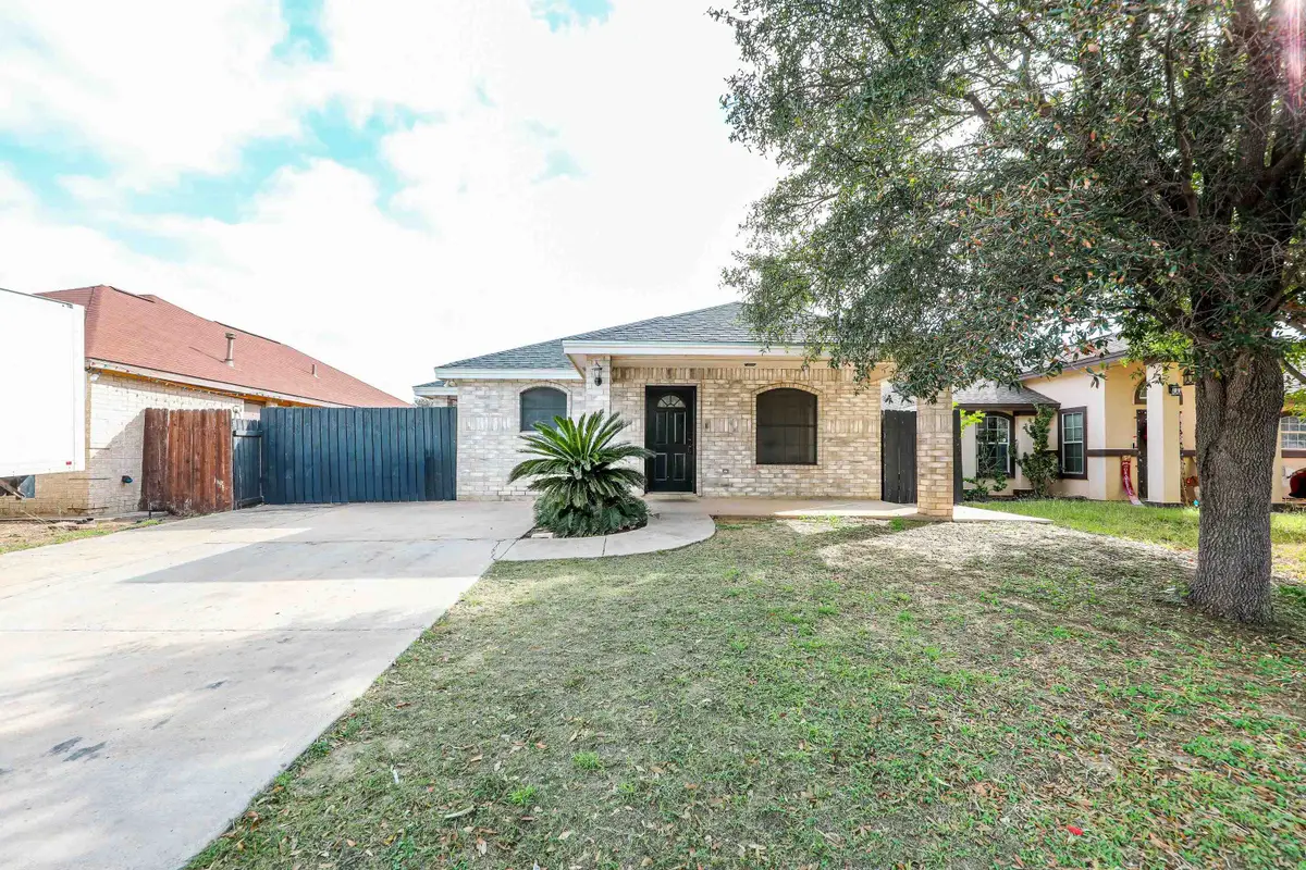 307 Lipan Dr, Laredo, TX 78045 - Image #1