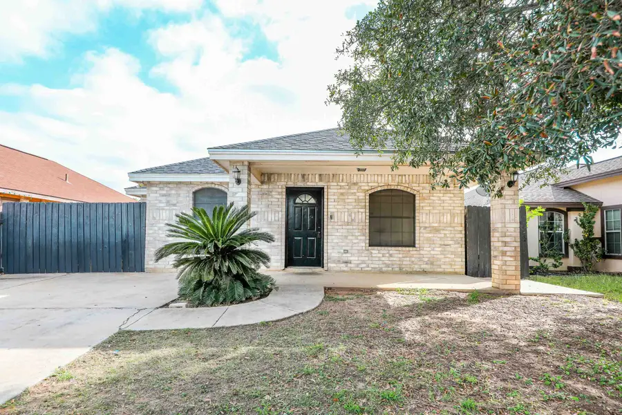 307 Lipan Dr, Laredo, TX 78045 - Image #2