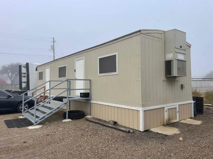 11919 Sara Rd, Laredo, TX 78045 - Image #2