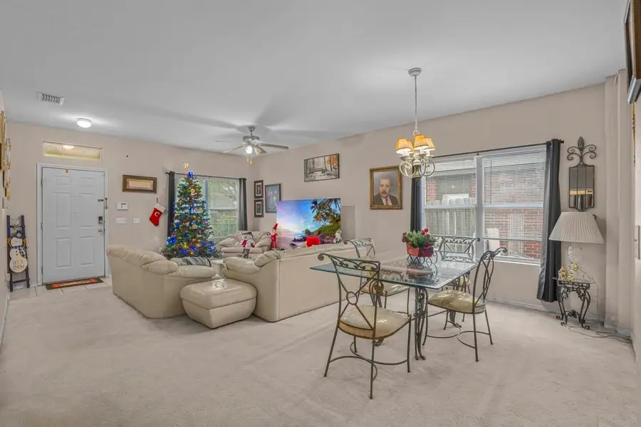 1718 Denmark Ln, Laredo, TX 78045 - Image #2