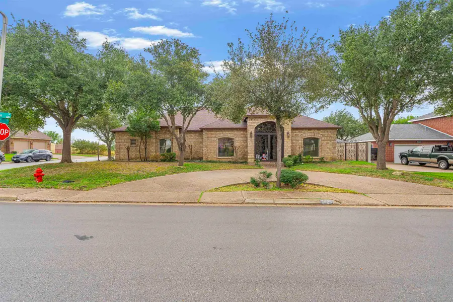 3625 Josefina Dr, Laredo, TX 78041 - Image #2