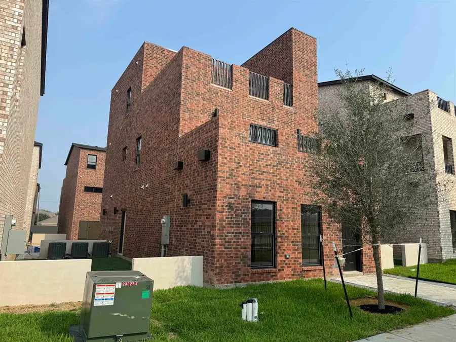 210 Veracruz Dr., Laredo, TX 78045 - Image #2