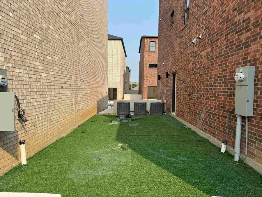 210 Veracruz Dr., Laredo, TX 78045 - Image #3