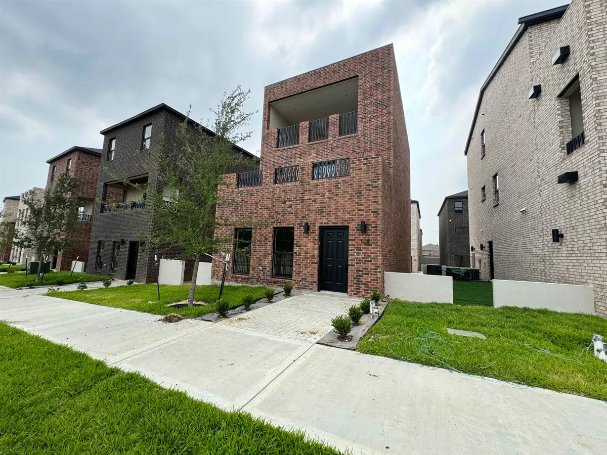 210 Veracruz Dr., Laredo, TX 78045 - Image #1