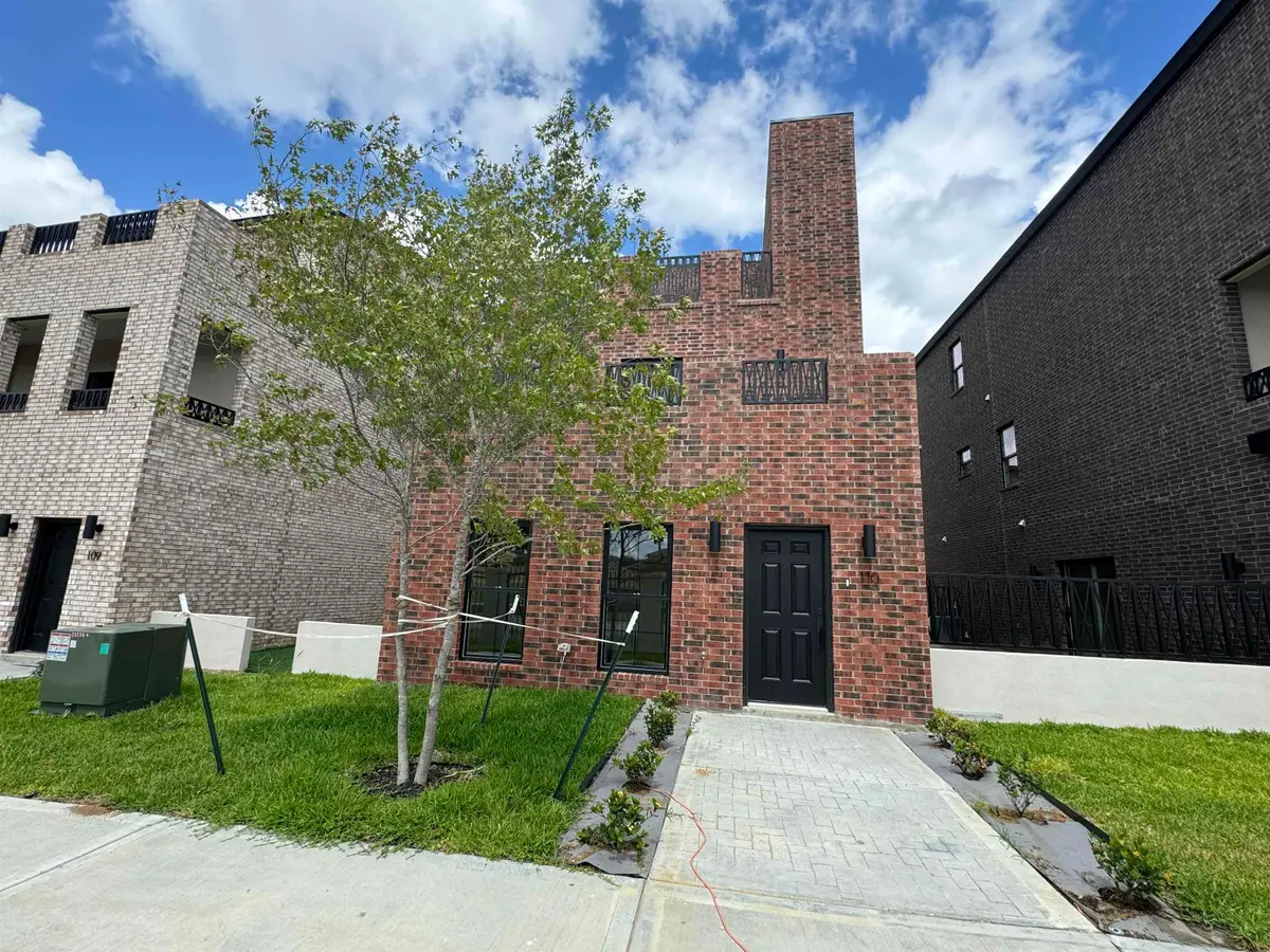 210 Veracruz Dr., Laredo, TX 78045 - Image #1