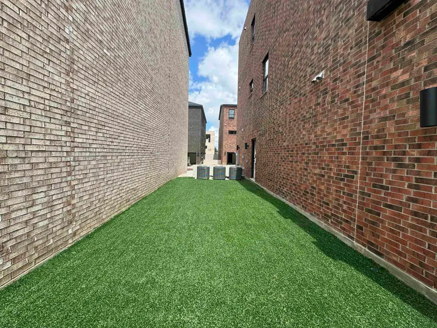 210 Veracruz Dr., Laredo, TX 78045 - Image #3