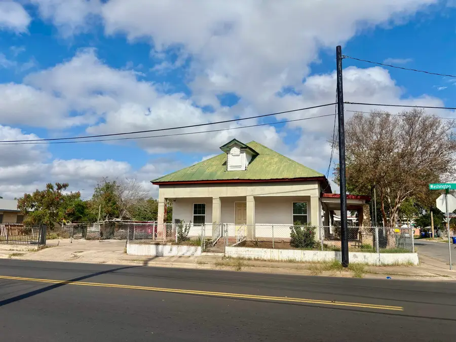 402 Washington St, Laredo, TX 78040-4545 - Image #2