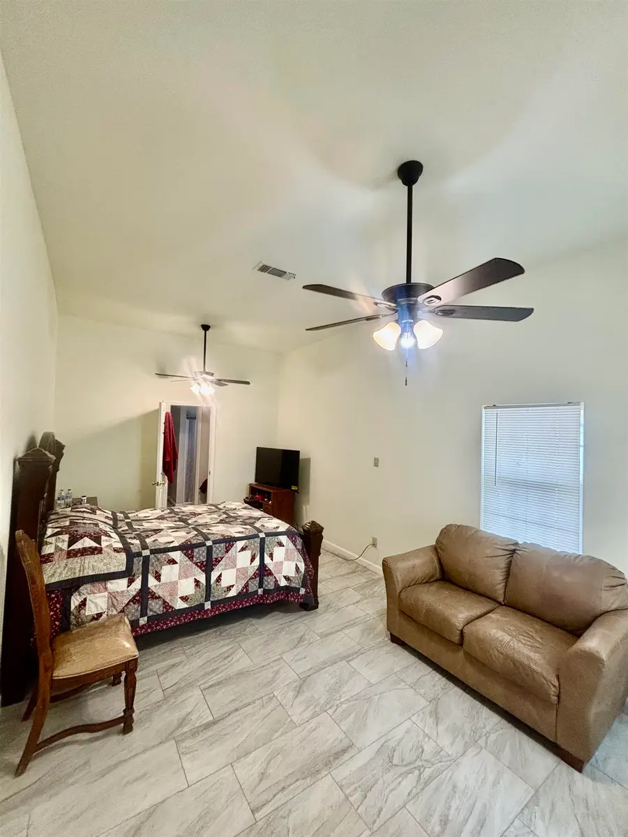 402 Washington St, Laredo, TX 78040-4545 - Image #3