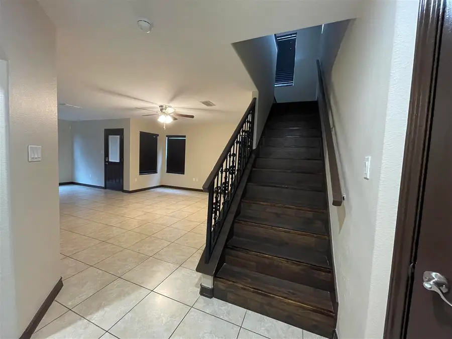 9813 Sandhill Dr, Laredo, TX 78045 - Image #3