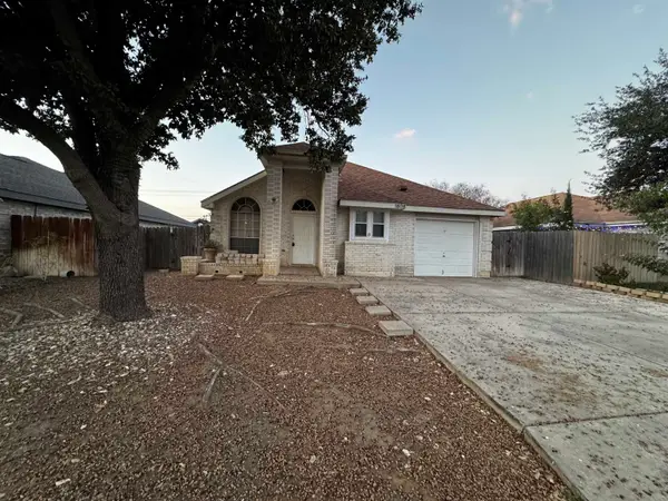 1808 Denmark Ln, Laredo, TX 78045