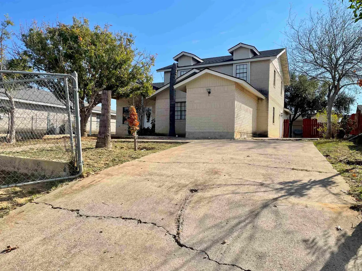 2815 Diaz St, Laredo, TX 78043 - Image #1