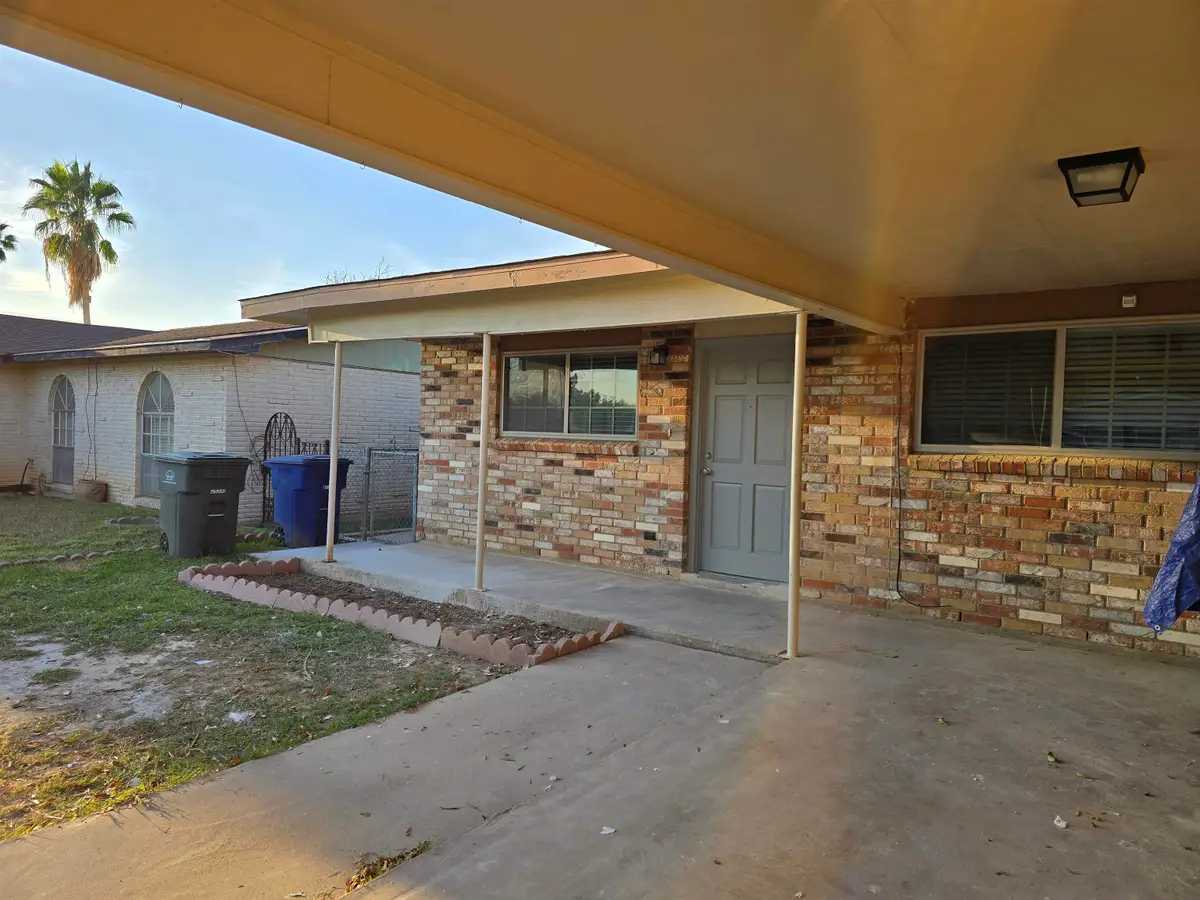 304 Maguey Dr, Laredo, TX 78041 - Image #1