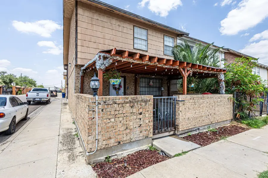 2502 E Montgomery St, Laredo, TX 78043 - Image #3