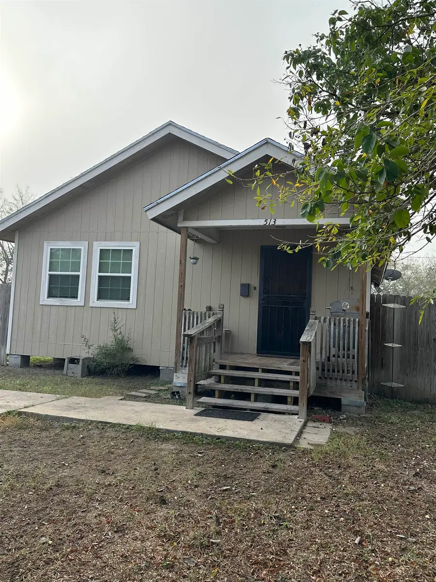 513 W Warren Ave, Kingsville, TX 78363 - #2