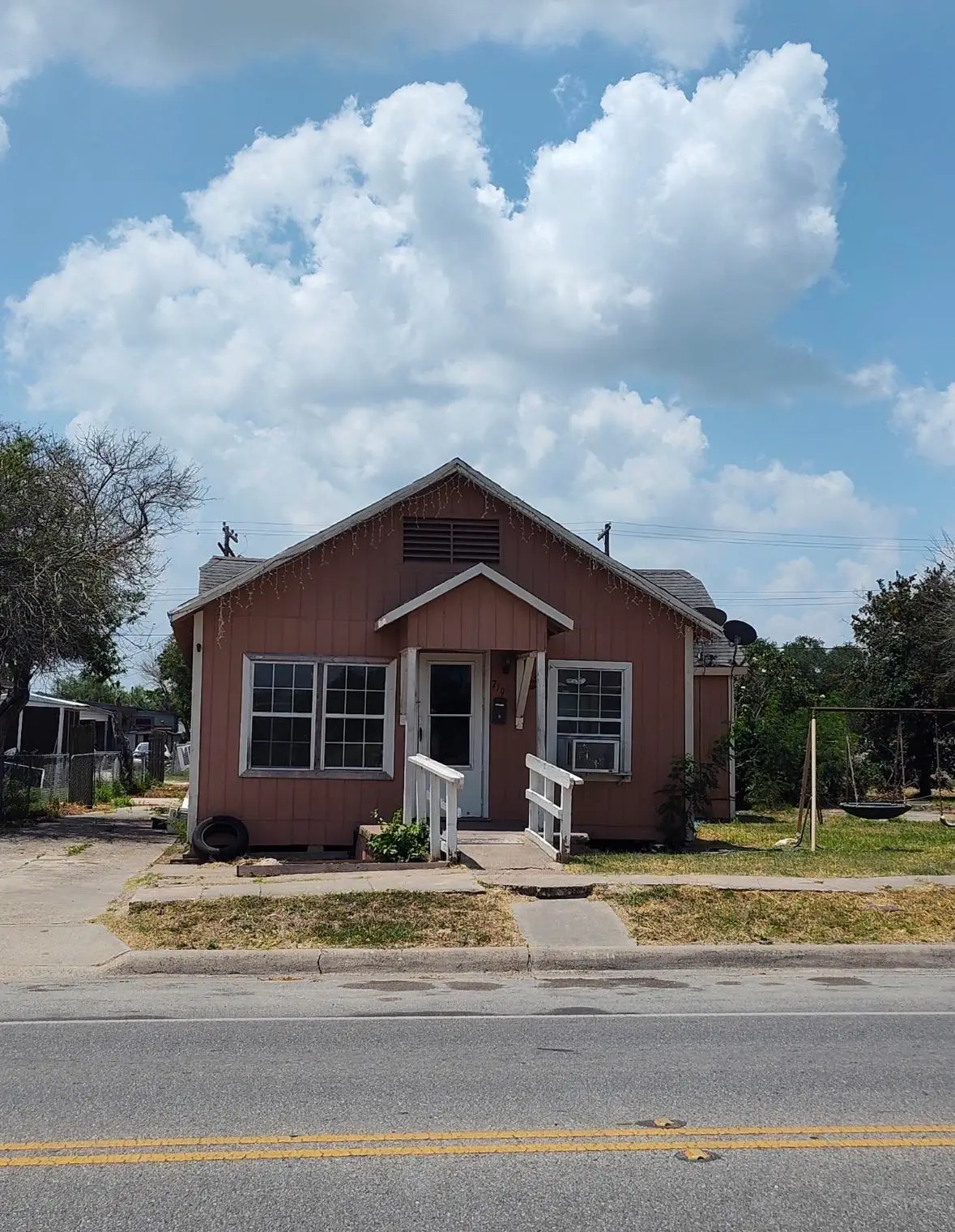 719 E Santa Gertrudis, Kingsville, TX 78363 - Image #1