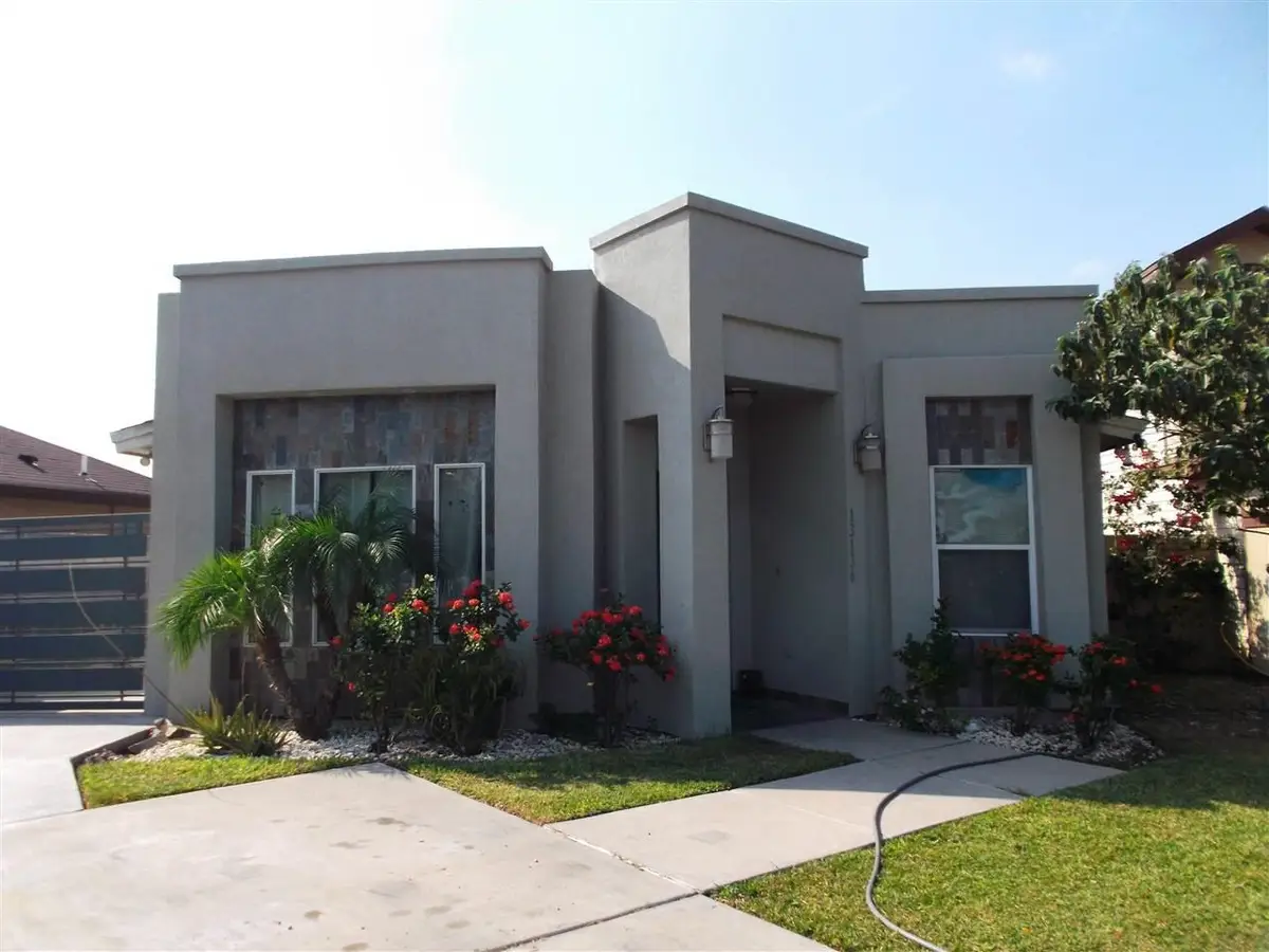 13136 Kickapoo Dr, Laredo, TX 78045 - Image #1