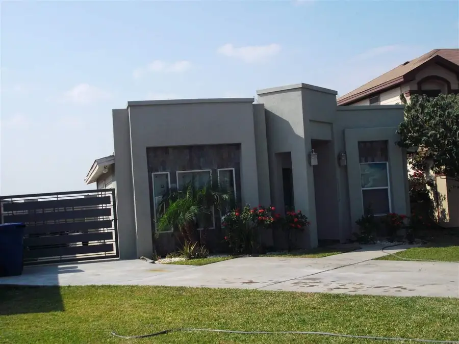 13136 Kickapoo Dr, Laredo, TX 78045 - Image #3