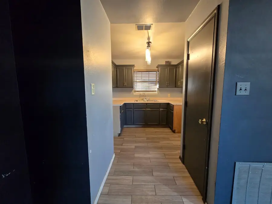138 Kennedy Lp, Laredo, TX 78046 - Image #3