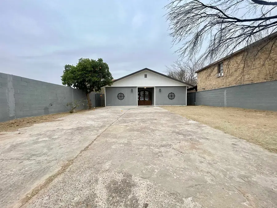 222 Segovia Dr, Laredo, TX 78046 - Image #3